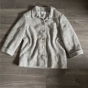 Woman’s Gray Tweed Jacket